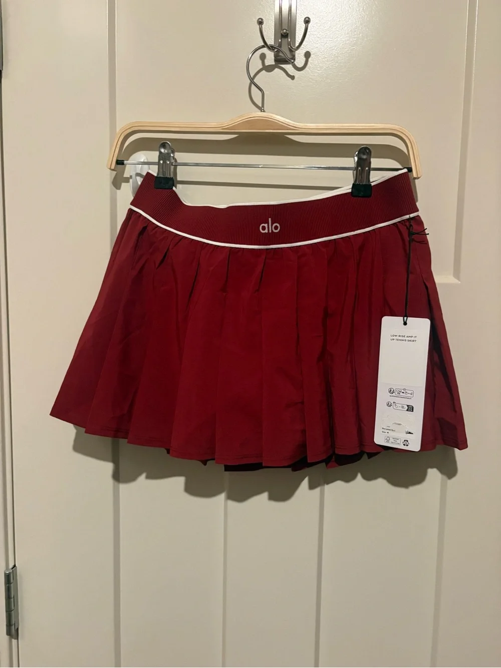 ALO Yoga Low-Rise Amp It Up Tennis Skirt Medium Limited: Summer Romance Red NWT